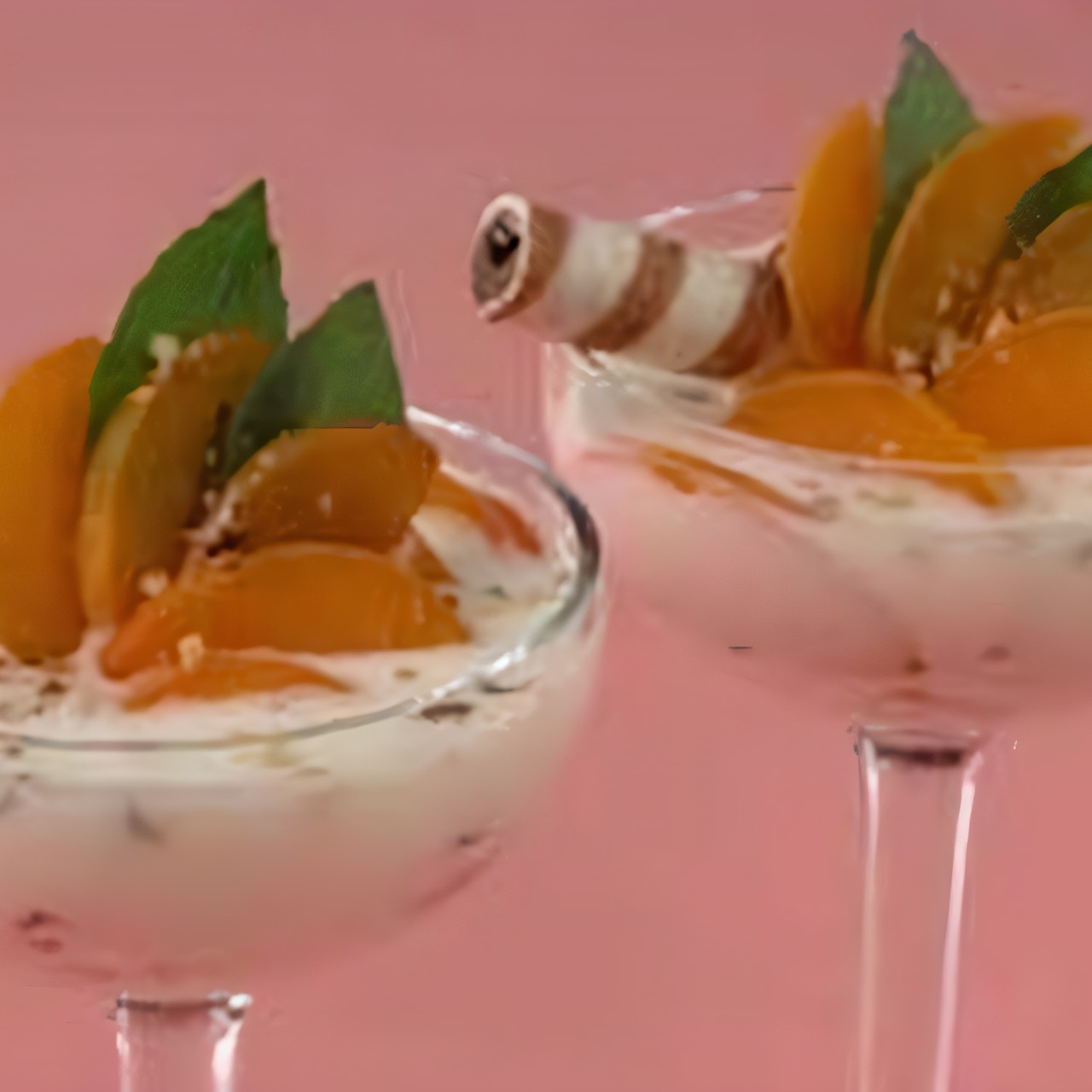 Десерт «Абрикосы с молоком»