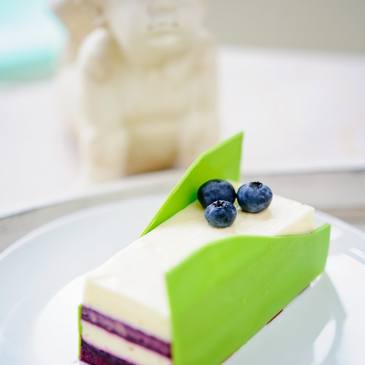 Десерт черносмородиновый с голубикой