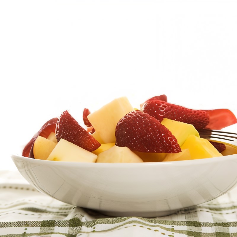 Десерт из манго, клубники и текилы