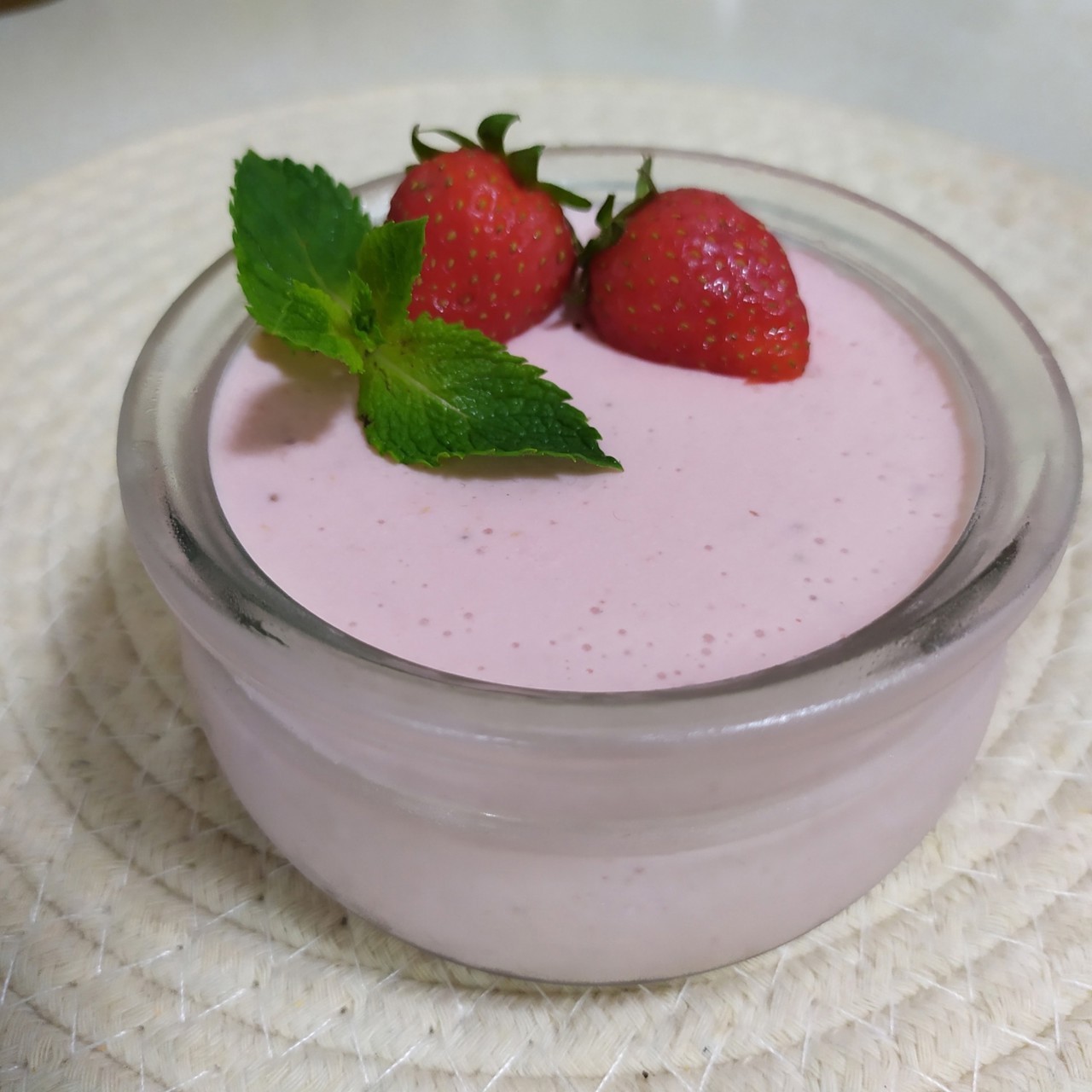 Десерт из творога и ягод