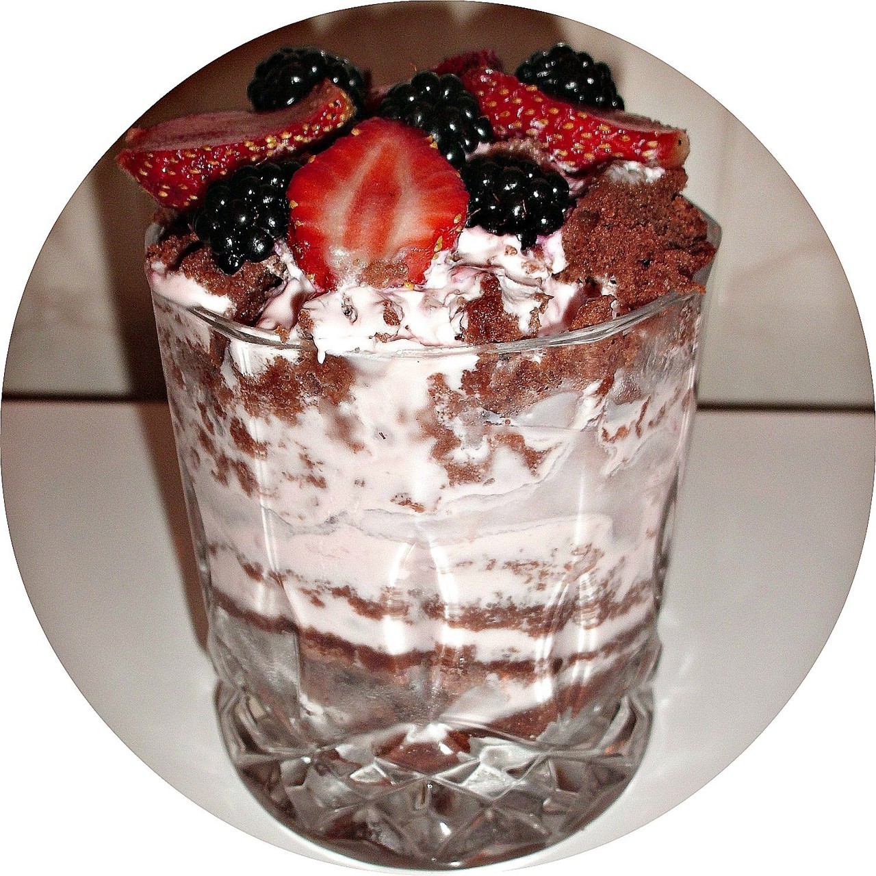 Десерт с кексом