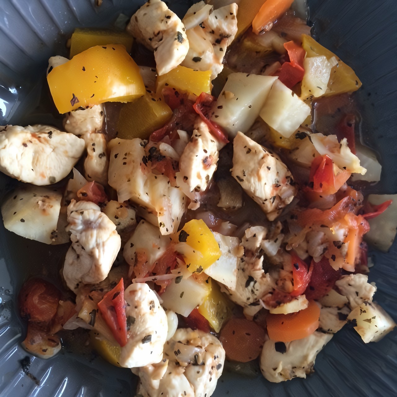 Диетическая тушеная куриная грудка с сельдереем