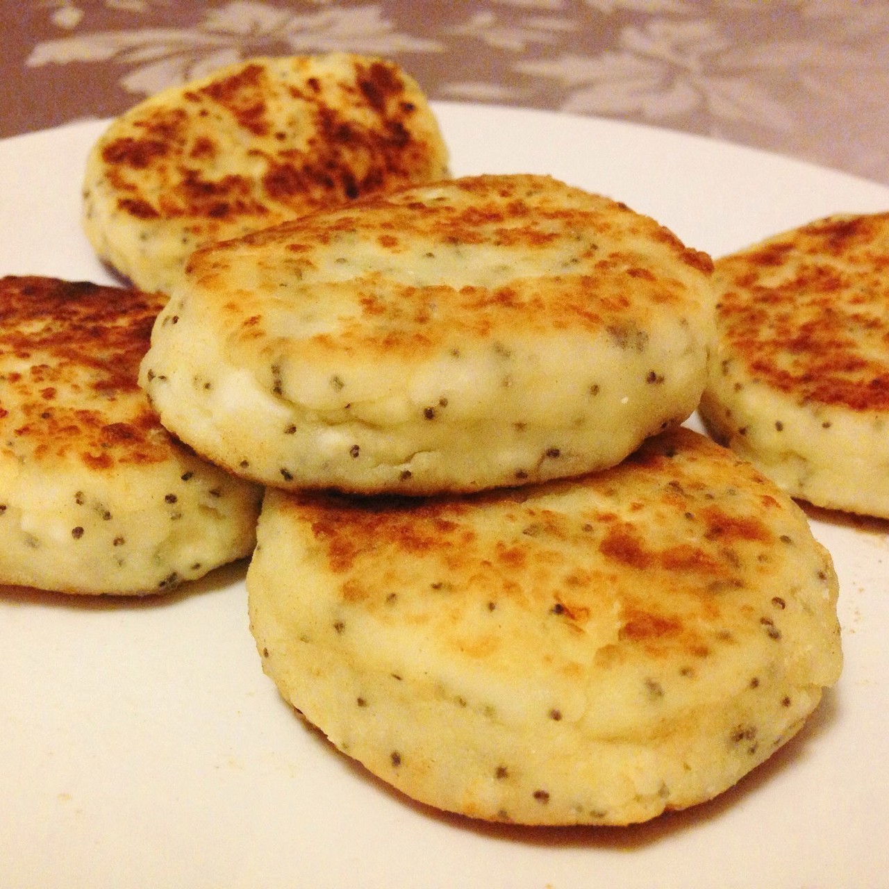 Диетические сырники с маком