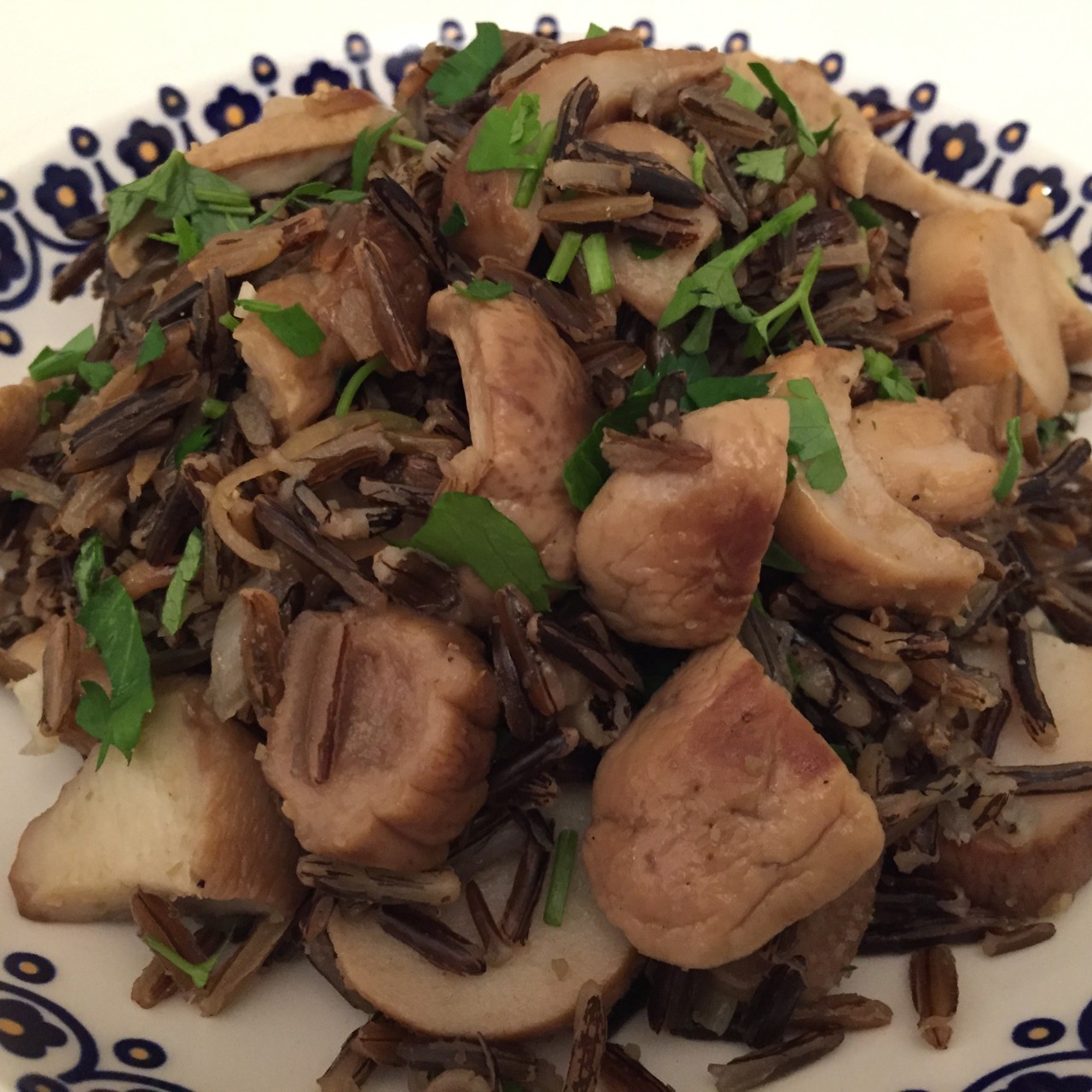 Диетическое ризотто из дикого риса с белыми грибами