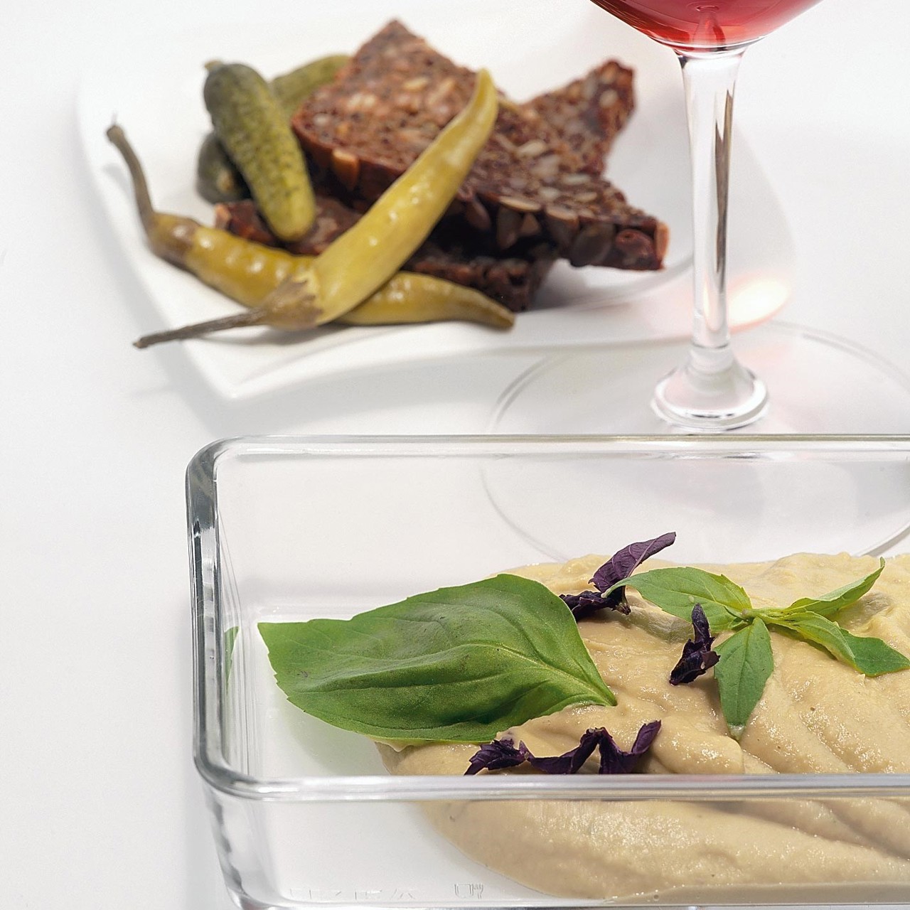 Дип из белой фасоли с табаско