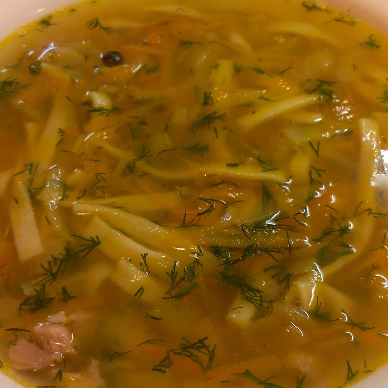 Домашняя лапша на курино-капустном бульоне по-варшавски