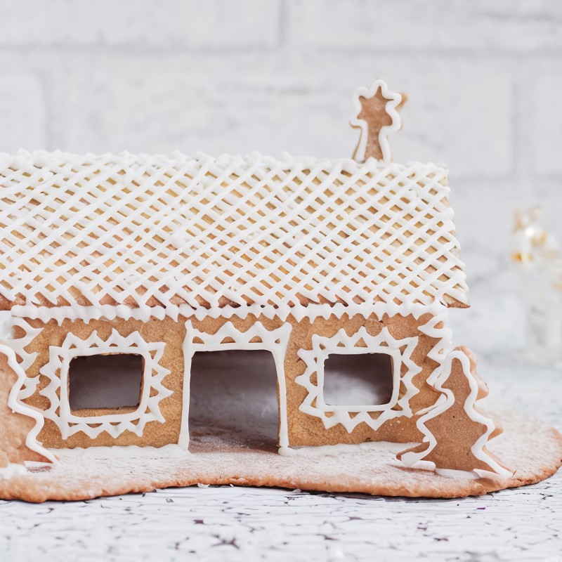 Домик пряничный с сахарными узорами