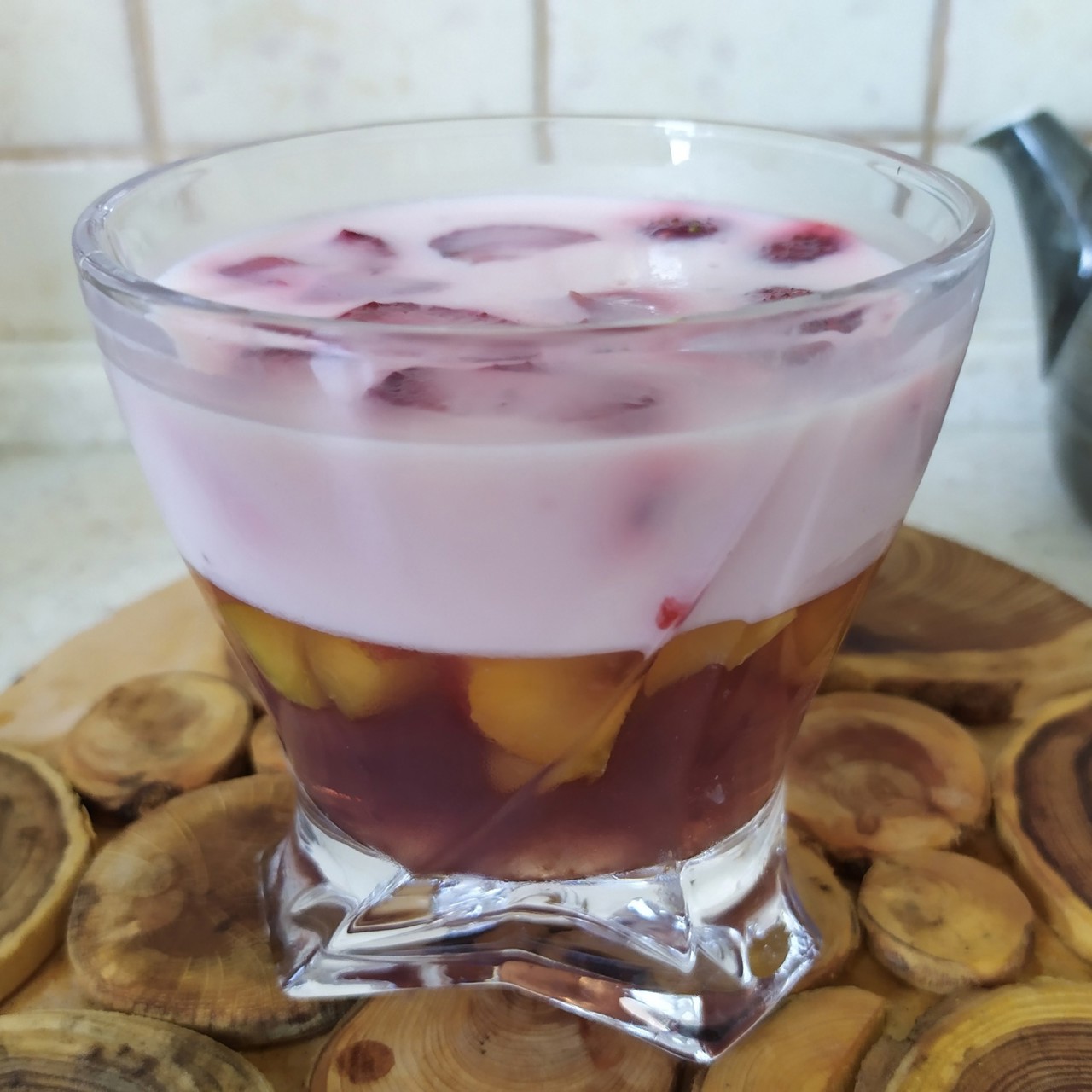 Двухслойное желе с фруктами