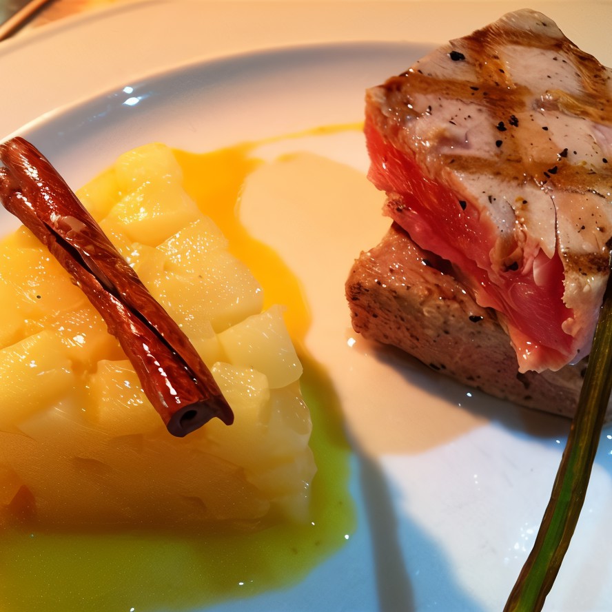 Филе тунца с гарниром из сладкой груши