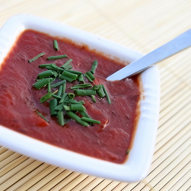 Французская салатная заправка с томатным соком и тимьяном