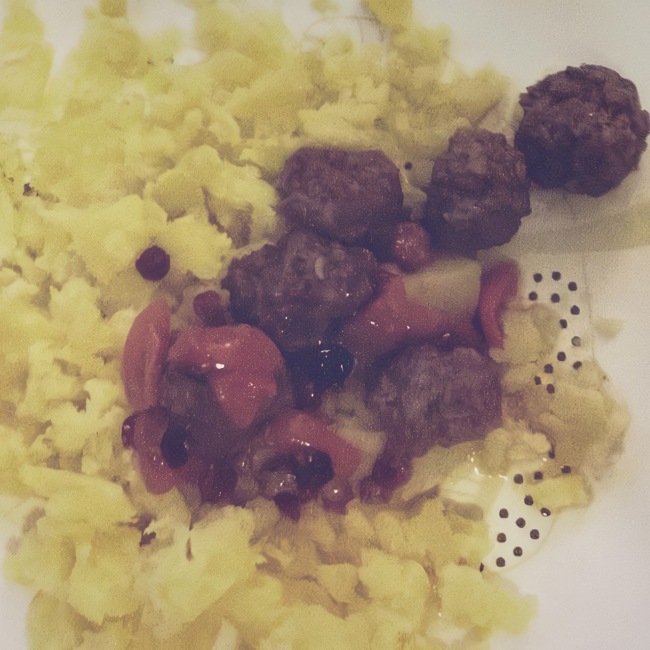 Фрикадельки в клюквенно-медовом соусе в духовке