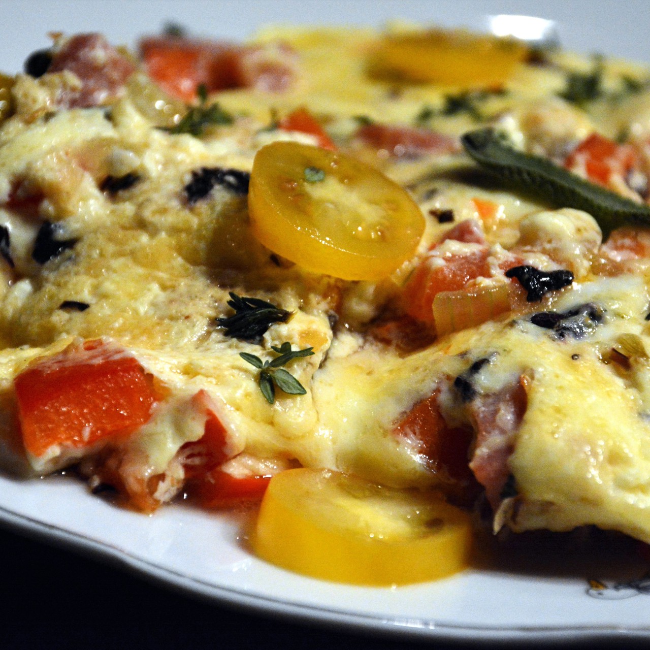 Фриттата с шампиньонами и ветчиной