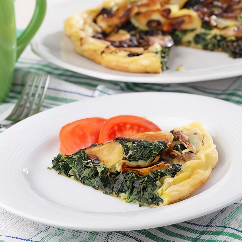 Фриттата со шпинатом, луком и картофелем