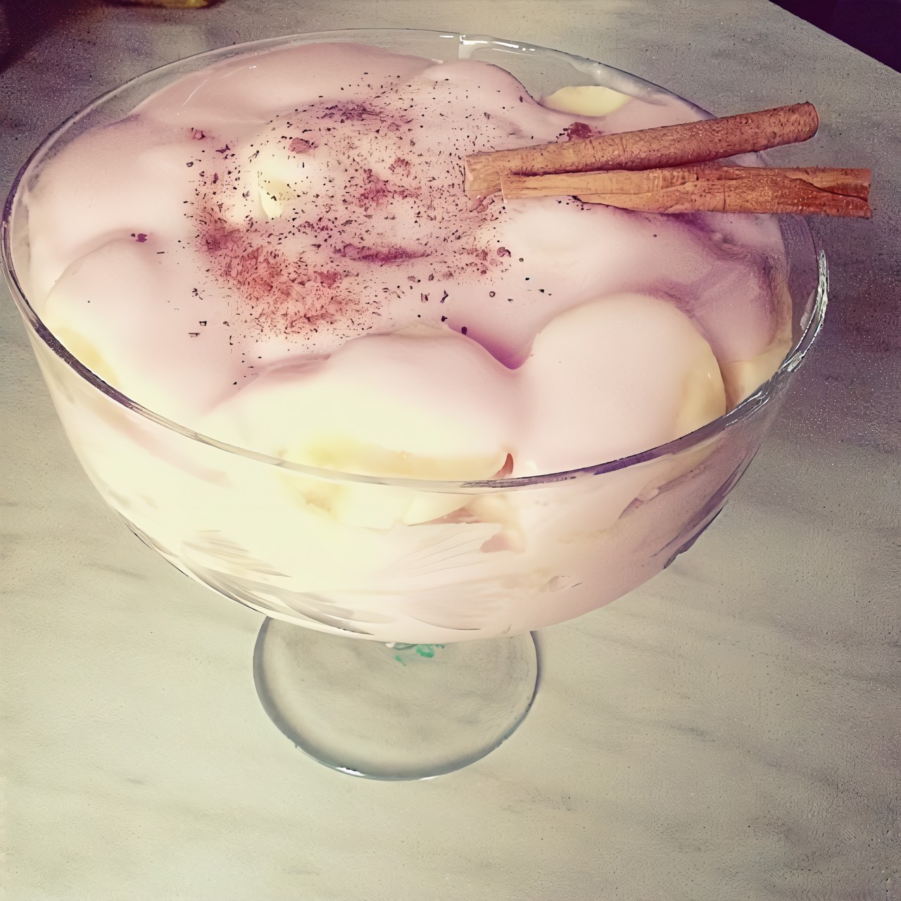 Фруктовый салат с йогуртом