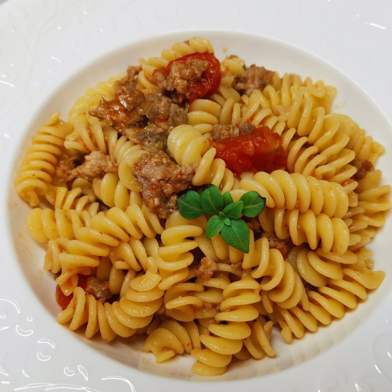 Фузилли с соусом болоньезе