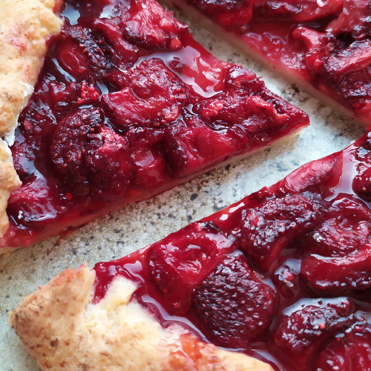 Галета с клубникой