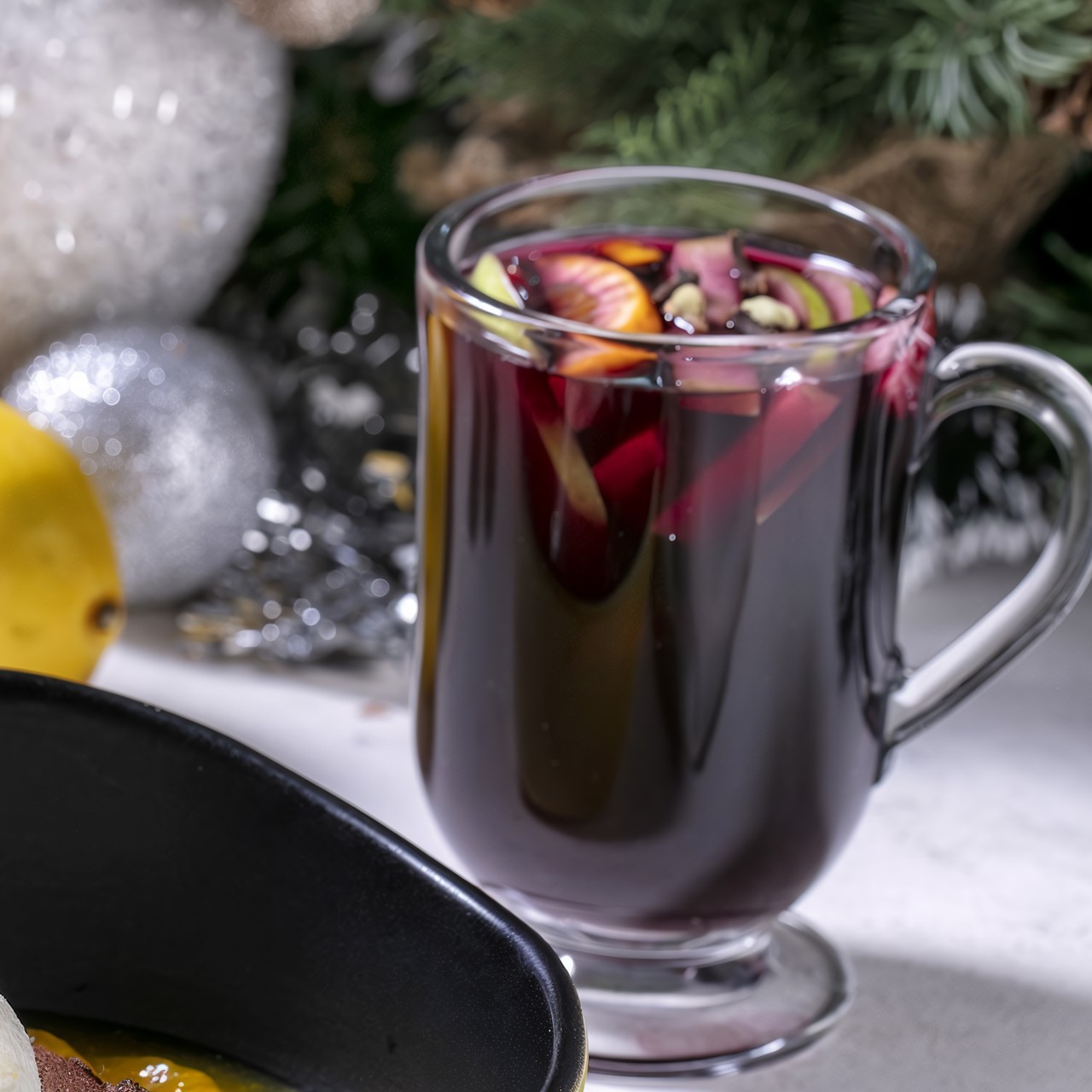 Глинтвейн из вишневого пива с малиновым пюре