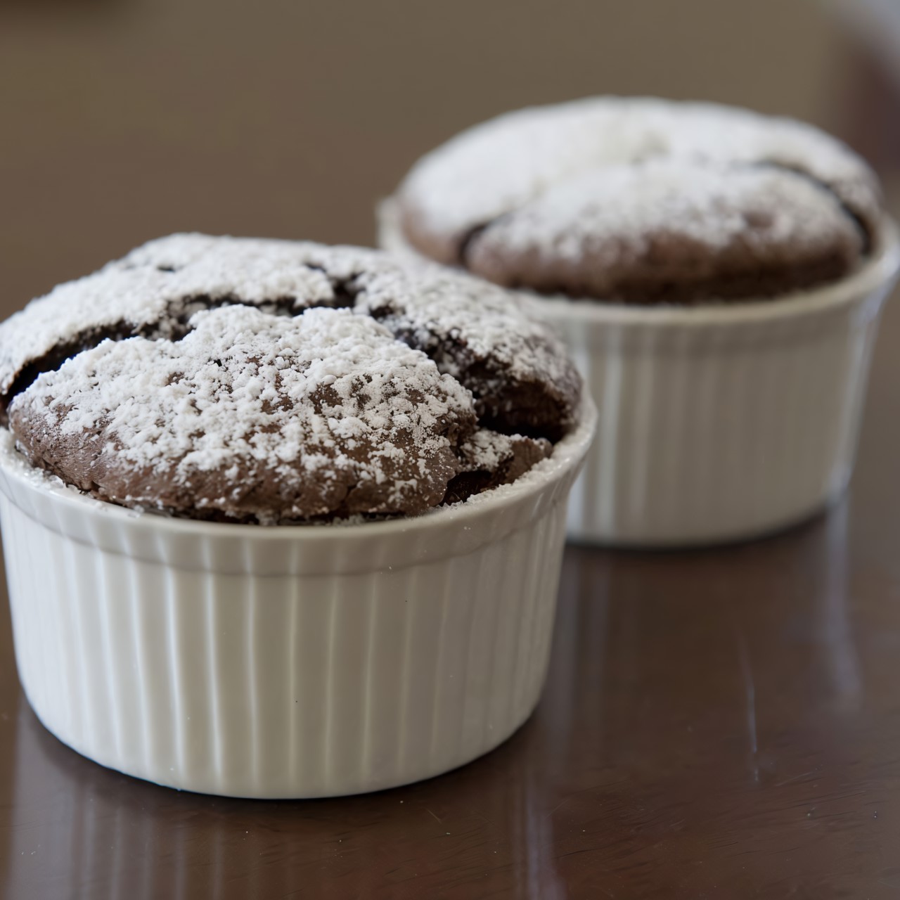 Горячий шоколадный пирог