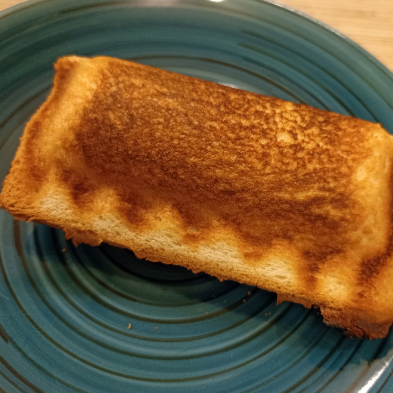 Горячий бутерброд с сосиской