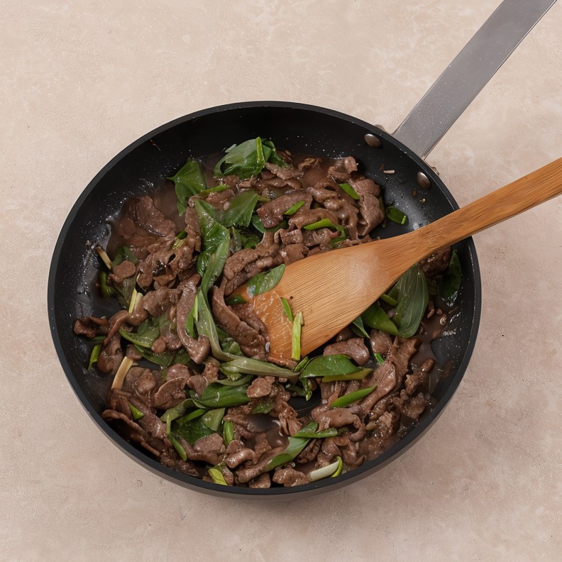 Говядина с базиликом по-тайски