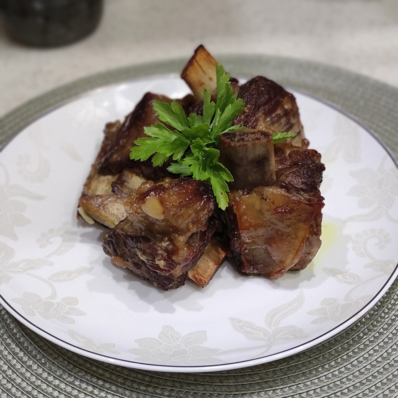 Говяжьи ребра в вине