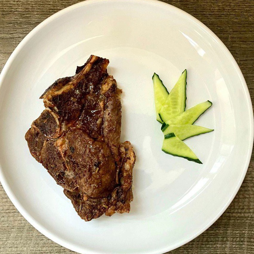 Говяжий край с базиликом и розмарином