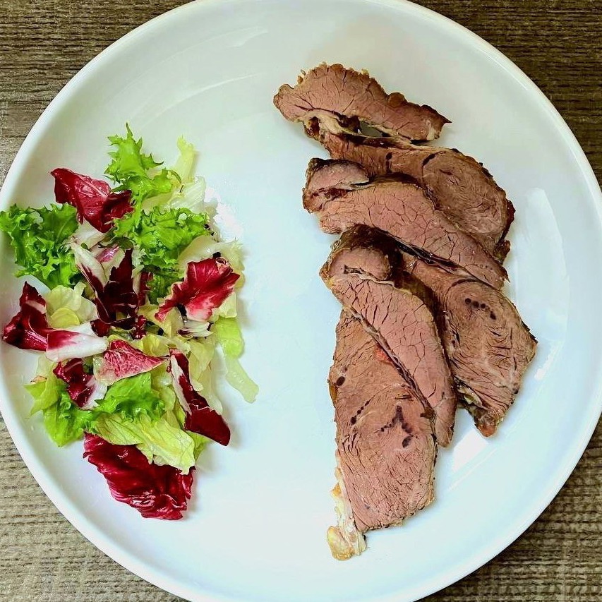 Говяжья шея с орегано и базиликом