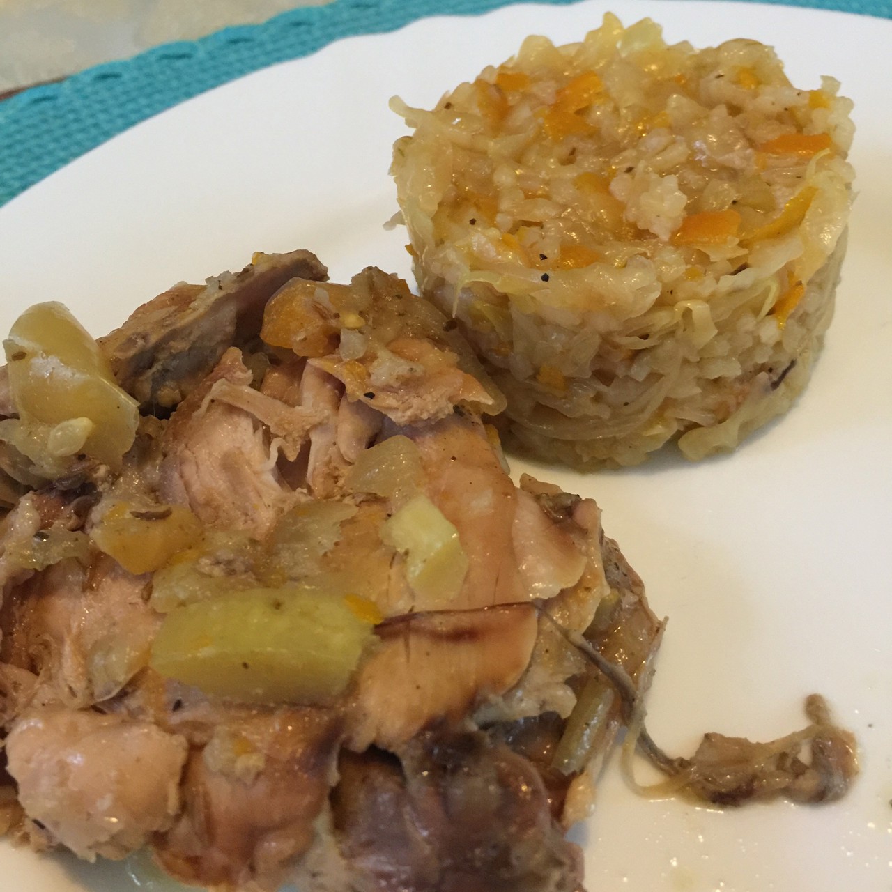 Греческая солянка с рисом лаханоризи