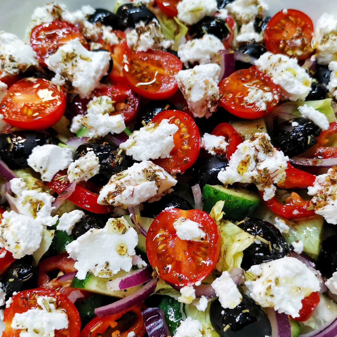 Греческий салат с рамиро