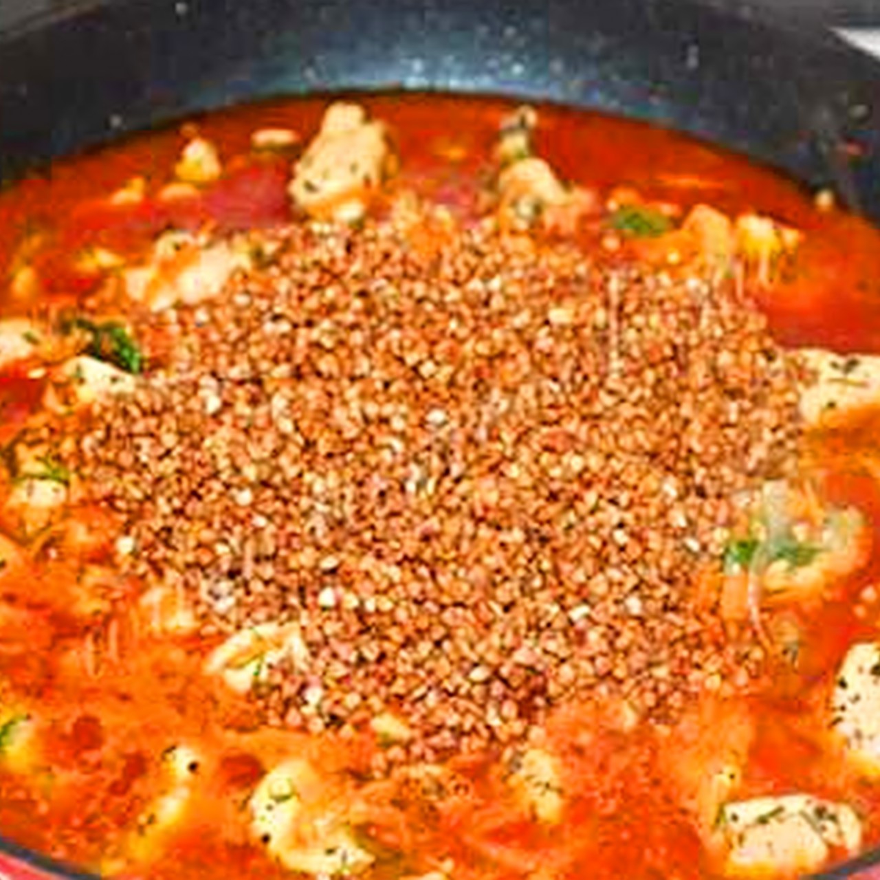 Гречка с мясом и томатной пастой