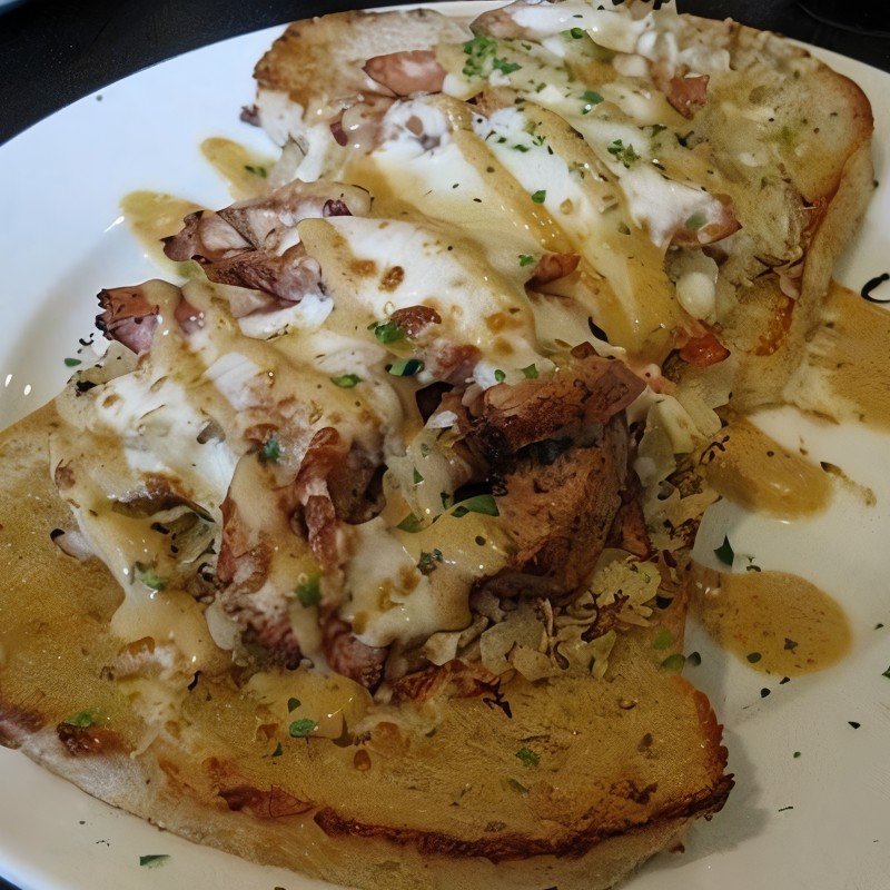 Гренки с курицей и сыром