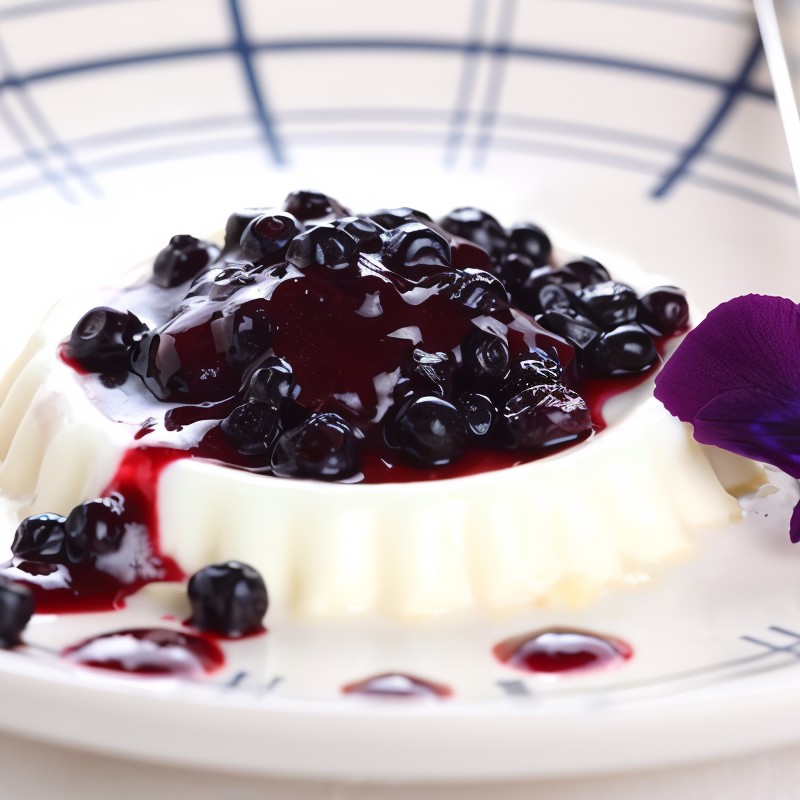 Густой черничный соус с лимонной цедрой