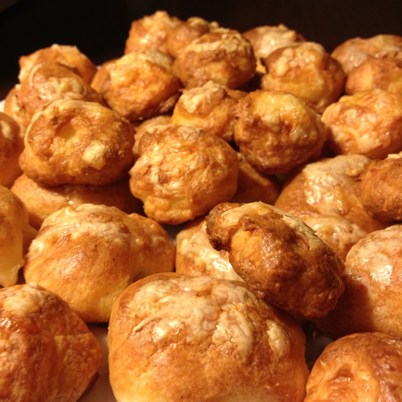 Гужеры (булочки из заварного теста с сыром)