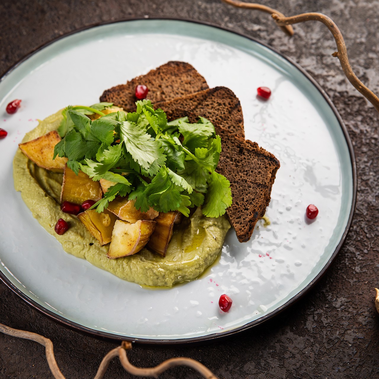 Хацилим из баклажан с гренками из бородинского хлеба