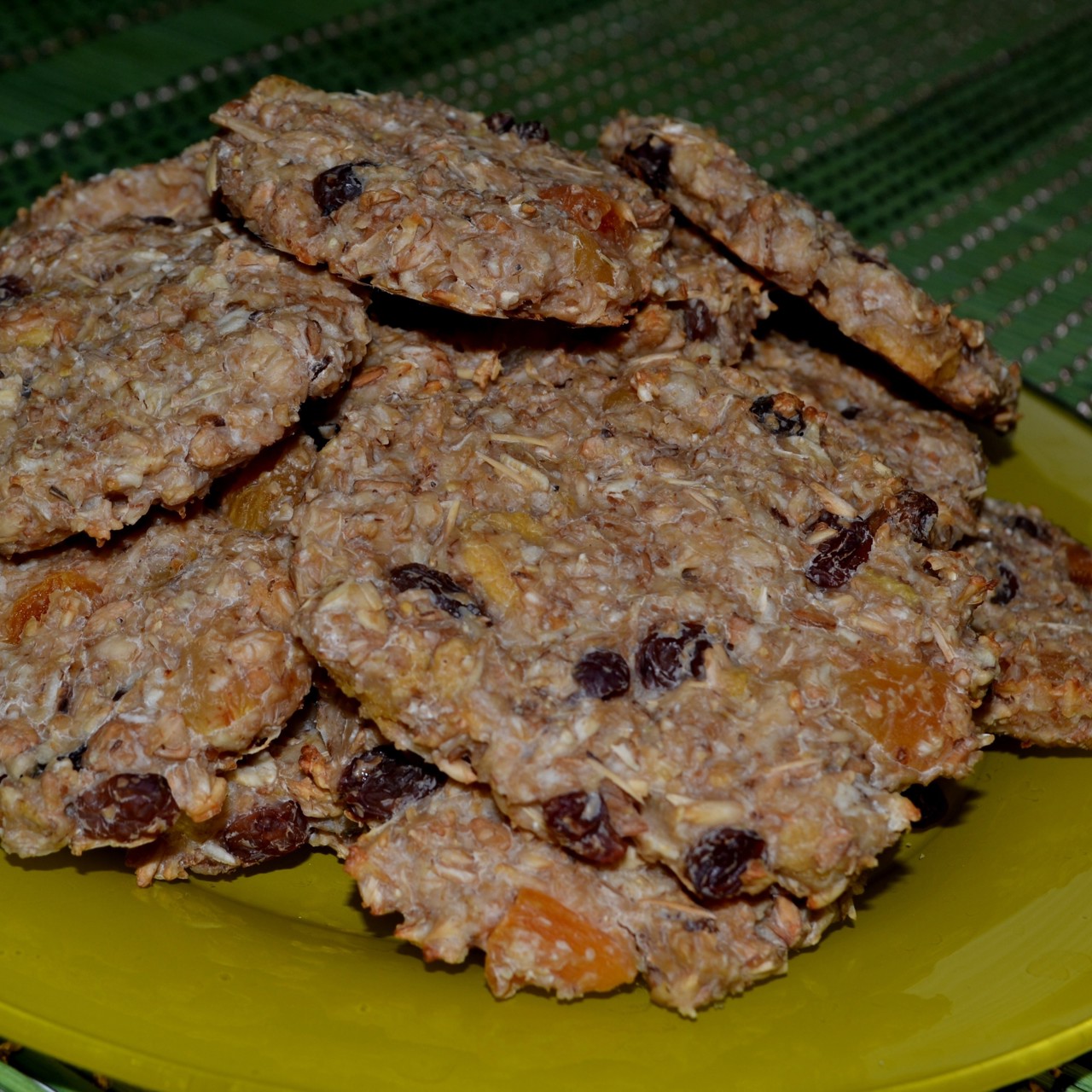 Хлебцы из овсянки с сухофруктами