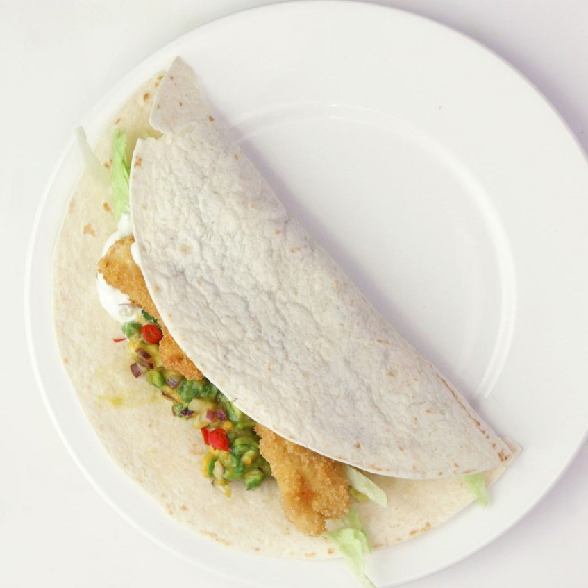 Хрустящие рыбные тако с сальсой из манго