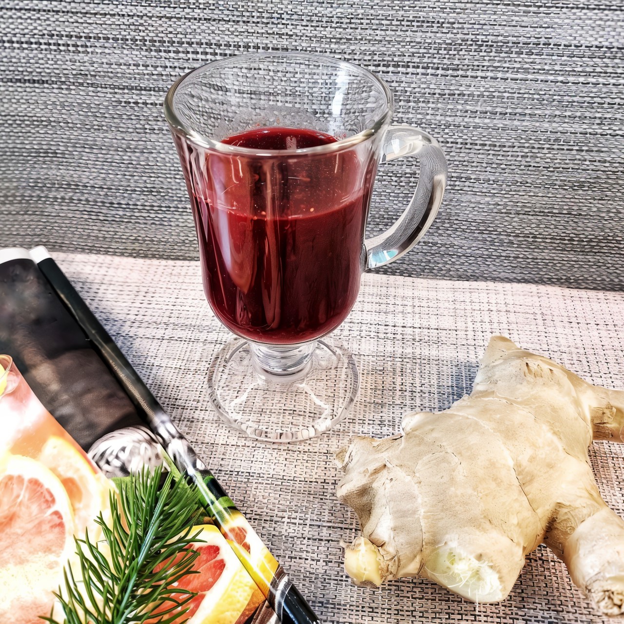 Имбирный ягодный морс с розовым перцем