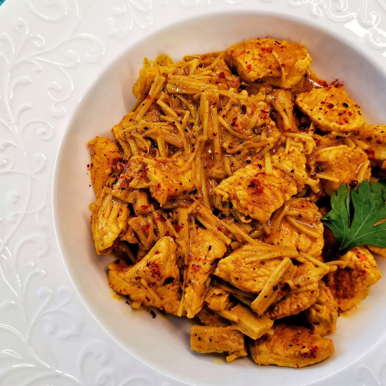 Индейка с грибами эноки