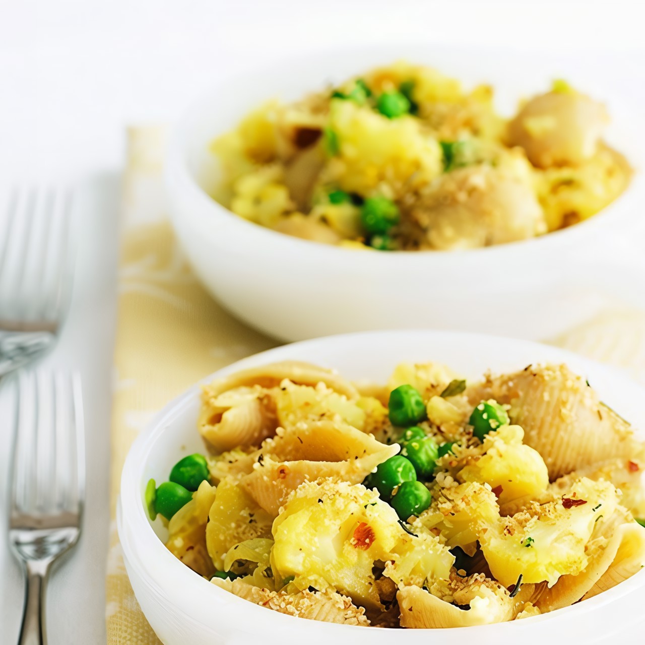 Индейка с пастой и цветной капустой