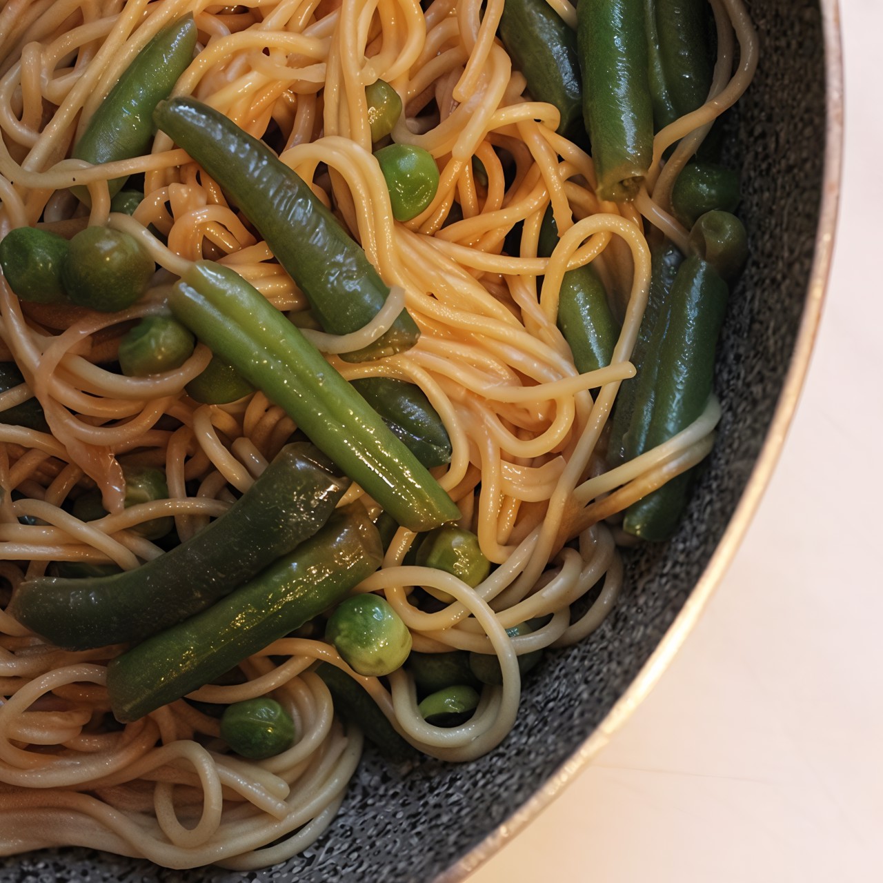 Яичная лапша с овощами