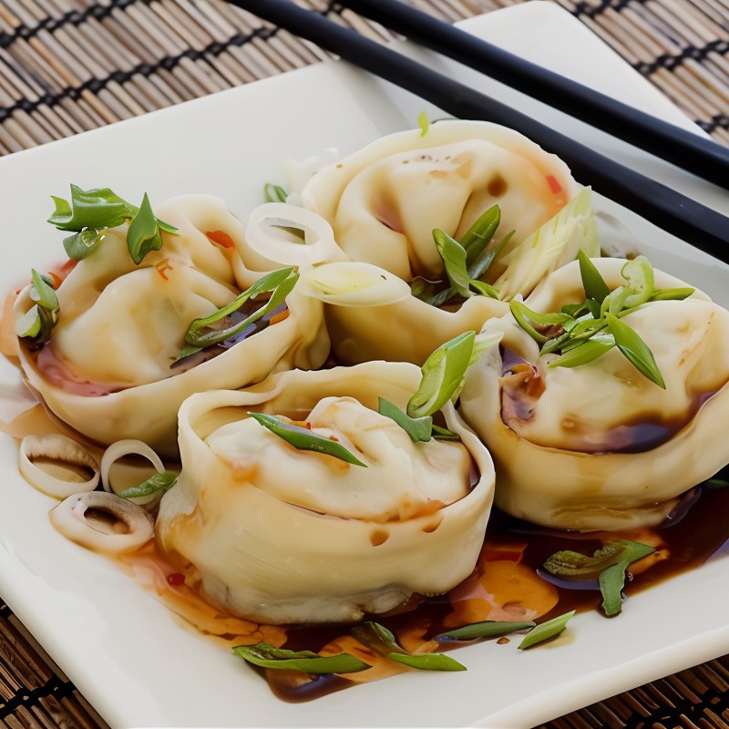 Японские пельмени с креветками, каштанами и шпинатом