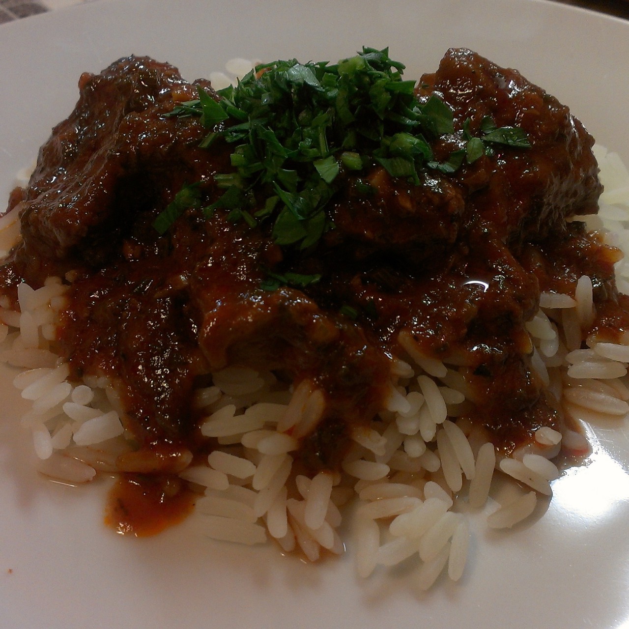 Эскалопы из говядины в томатно-винном соусе