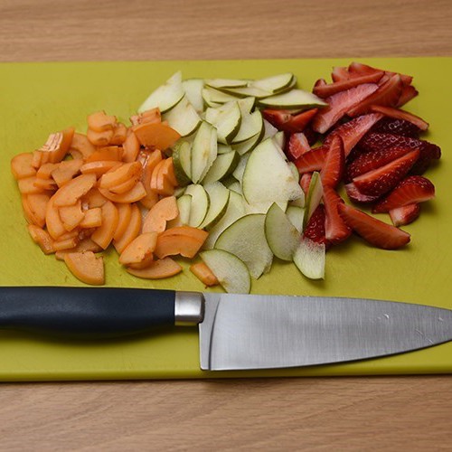 Йогурт с фруктами для завтрака