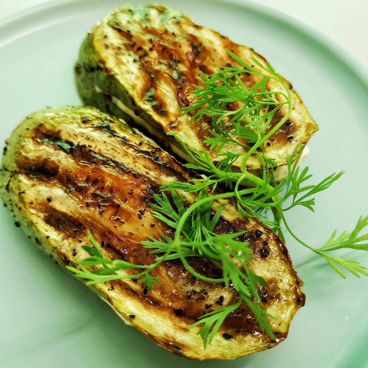 Кабачок с чесноком и сыром