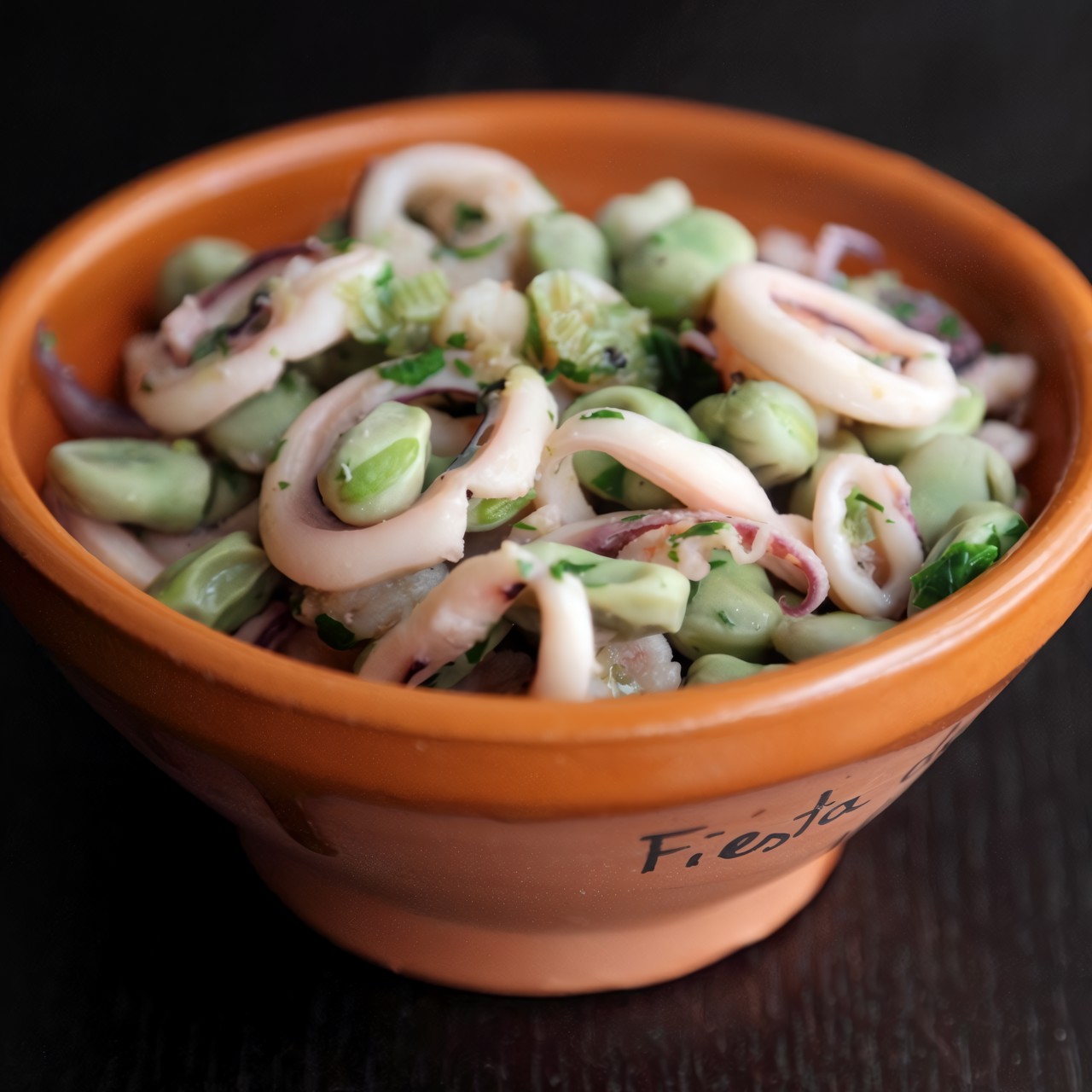 Кальмары с креветками и зеленой фасолью