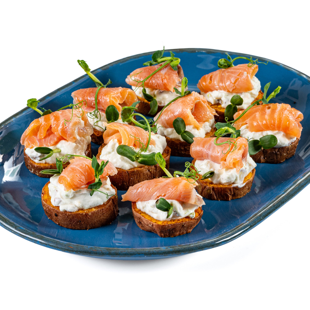 Канапе с бататом и лососем