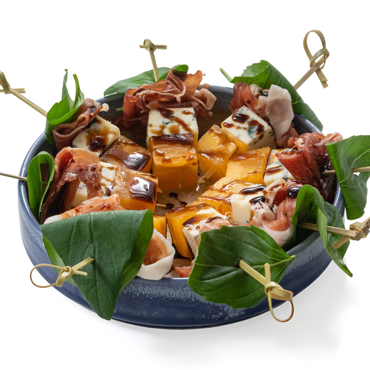 Канапе с хурмой и прошутто