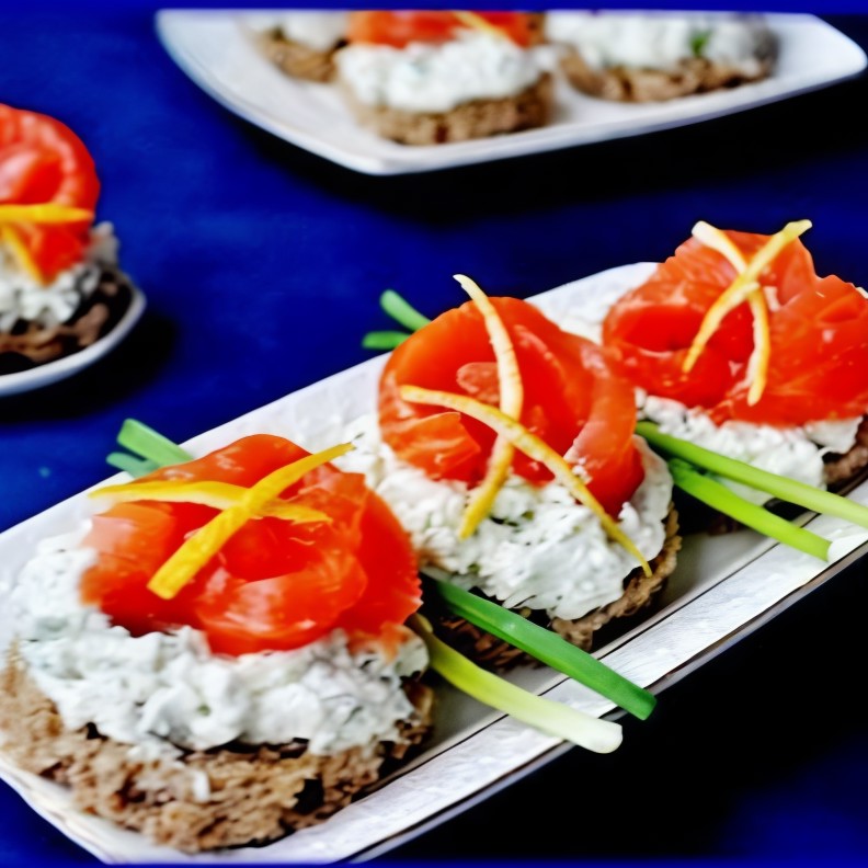 Канапе с семгой и сырным кремом