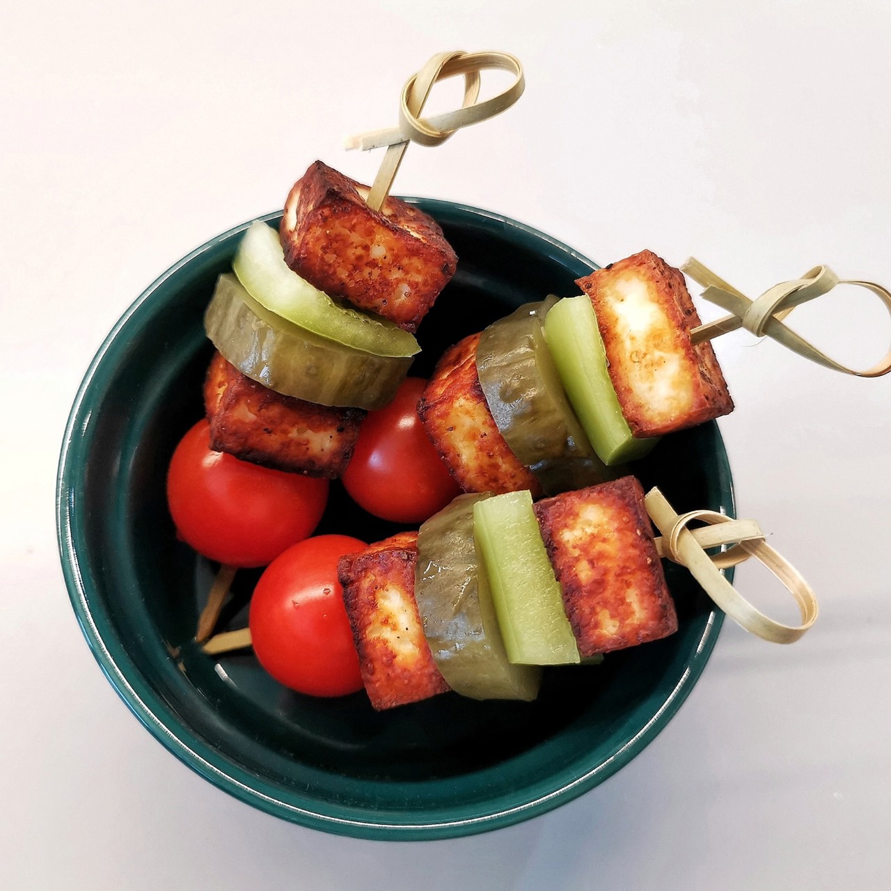 Канапе с жареным адыгейским сыром