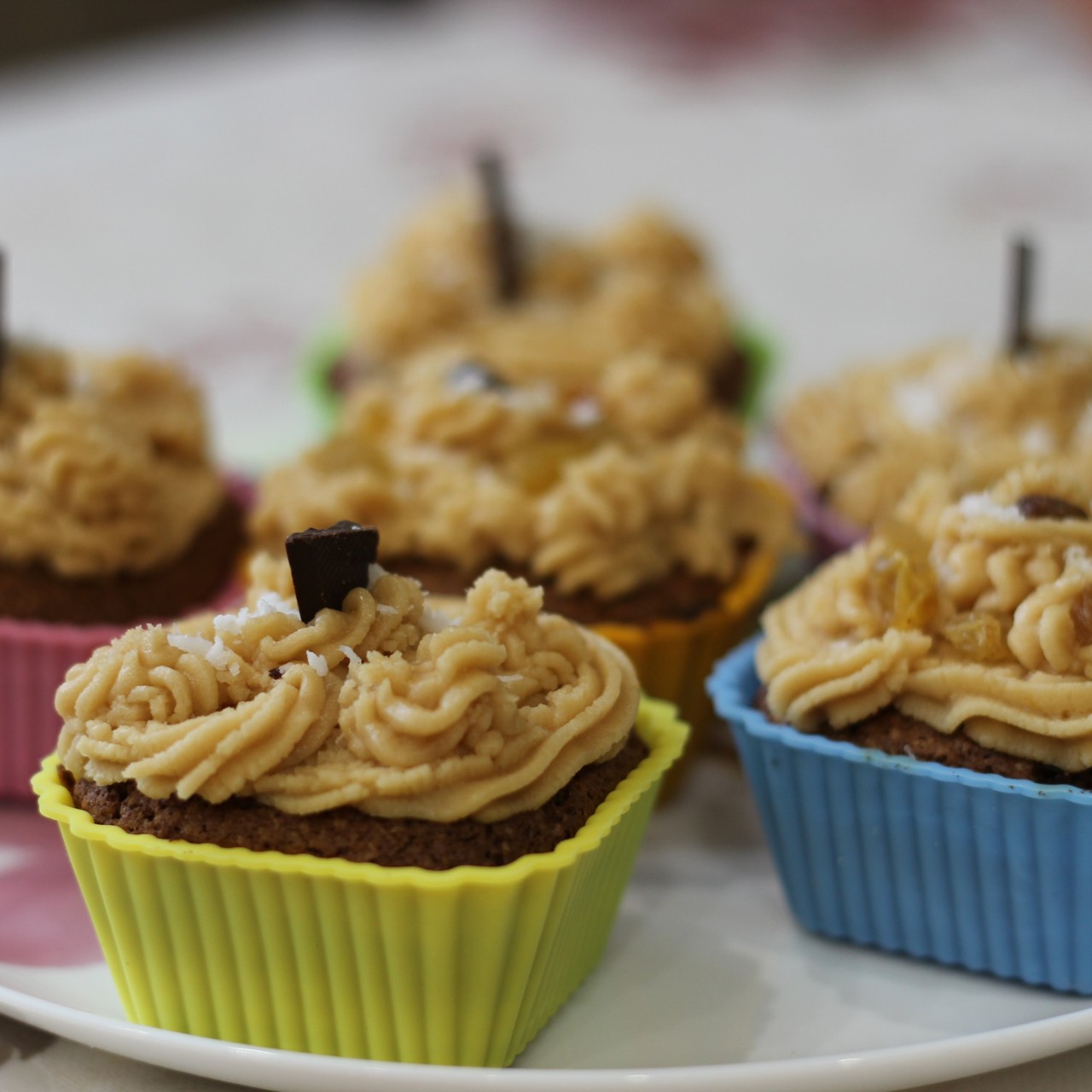 Капкейки с арахисовым маслом и арахисом